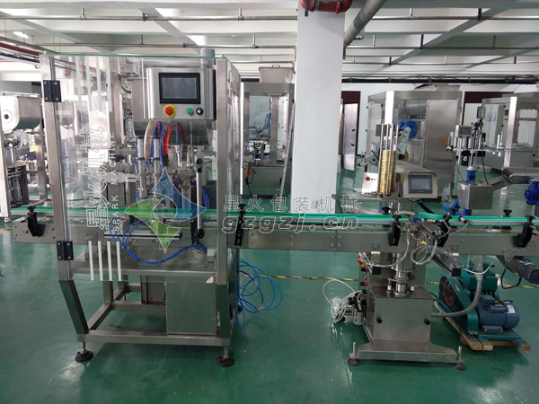 辣椒醬灌裝旋蓋一體機(jī)